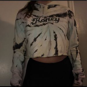 super cute cropped “honey” sweatshirt